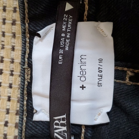 Zara High Rise Mom  jeans - Picture 3 of 6